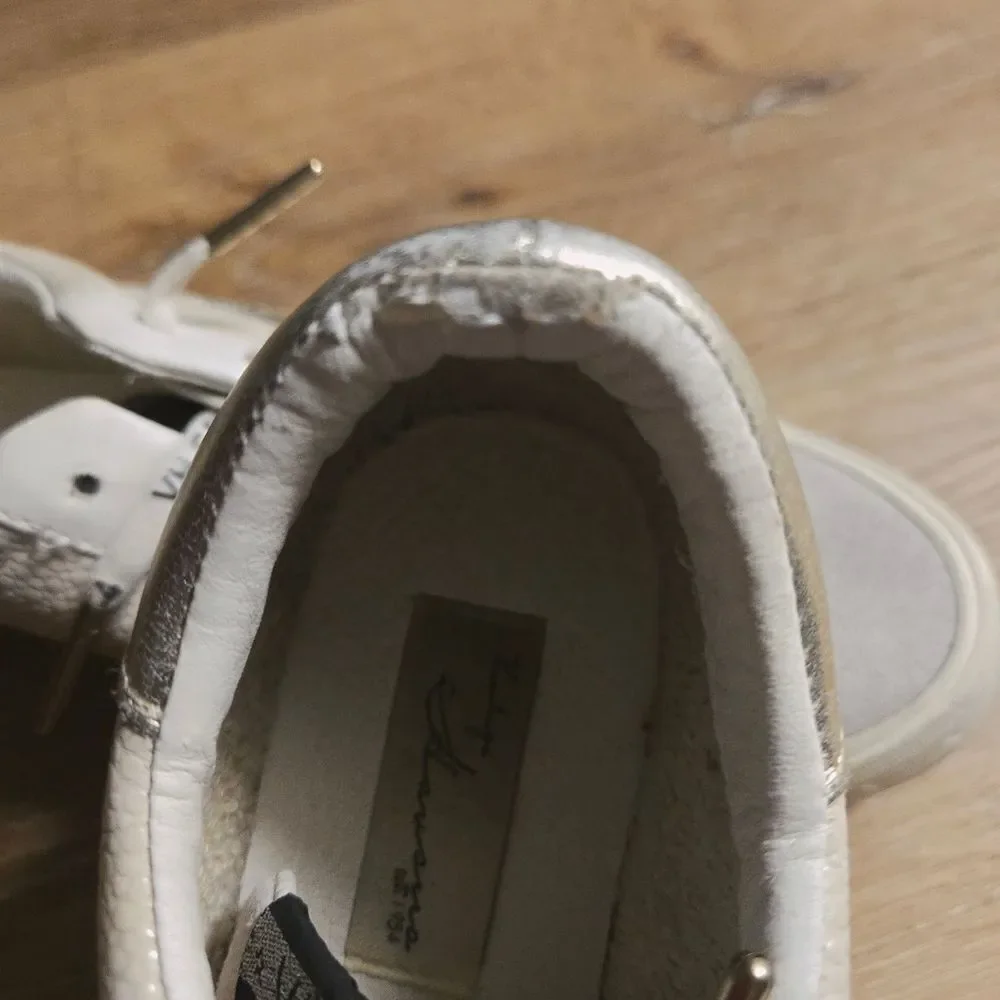 Vintage Havana Gray and White Flats with Gold Star